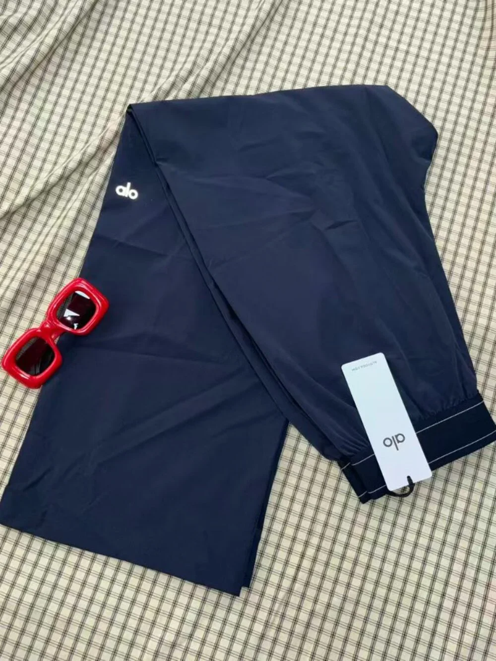 ✨NWT Alo Yoga Suit Up Trouser Navy Blue Regular Version 30 inches in length - Picture 4 of 10